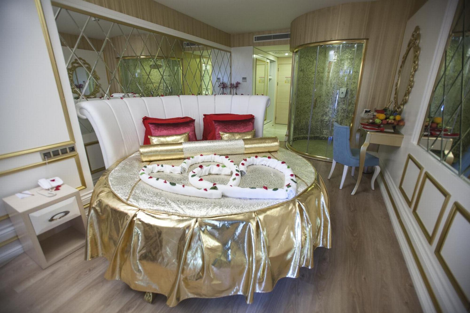 Azura Deluxe Resort & Spa Avsallar Room photo